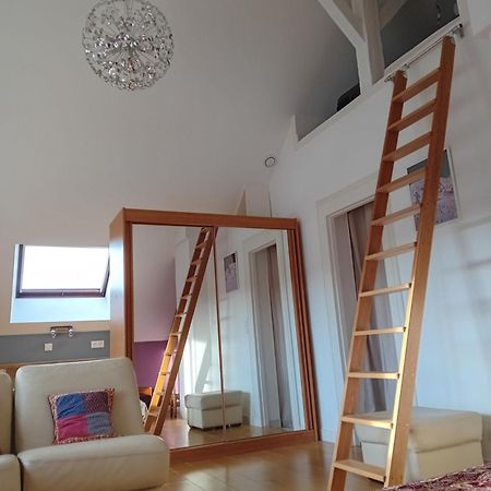 Appartement Loft Sur La Bievre à Bievres Extérieur photo